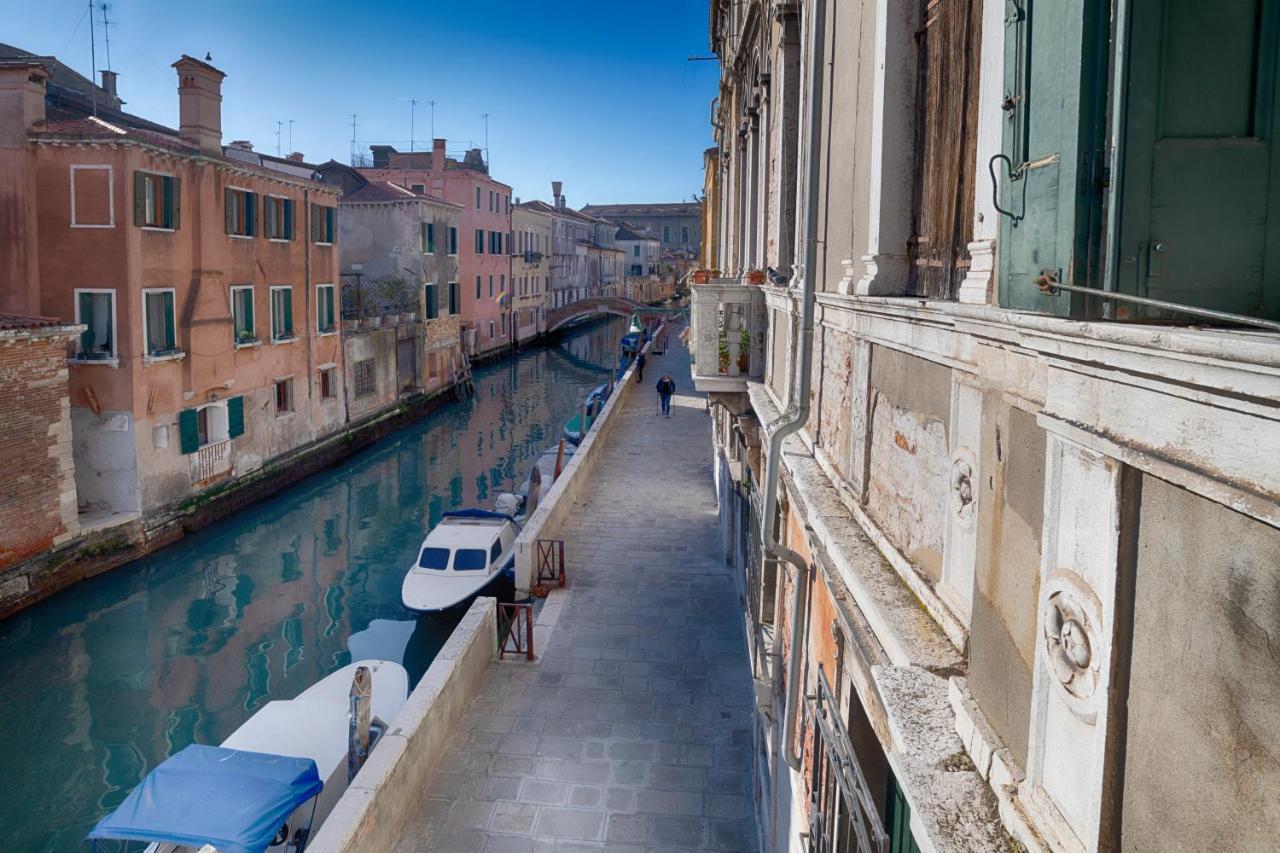 Vintage Venice Apartment Exterior photo
